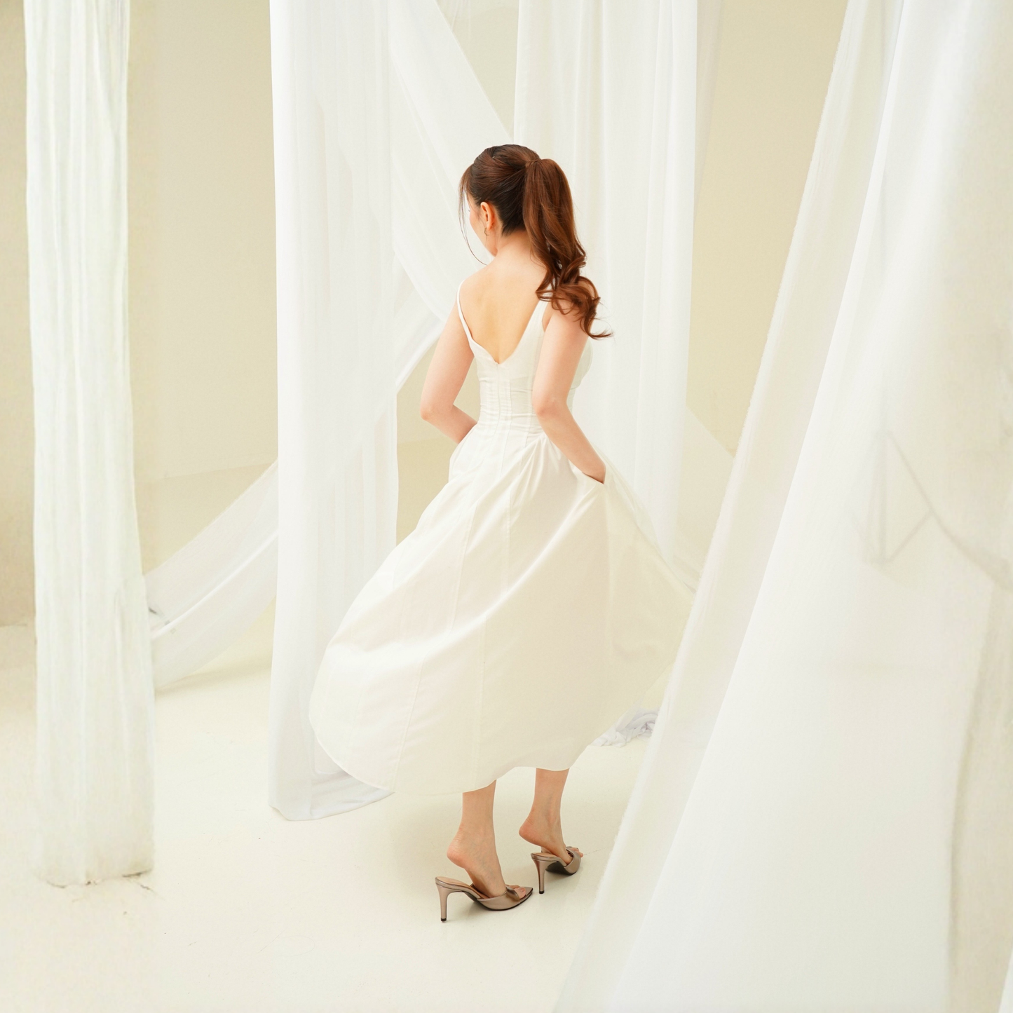 Pose Dress White - VF