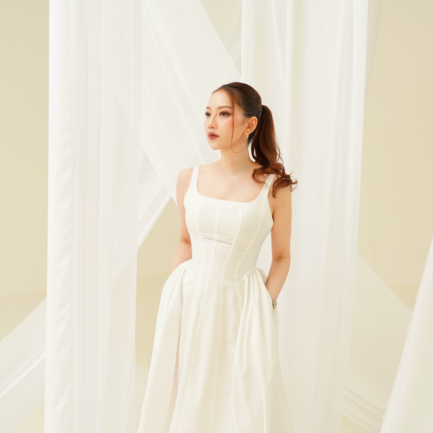 Pose Dress White - VF