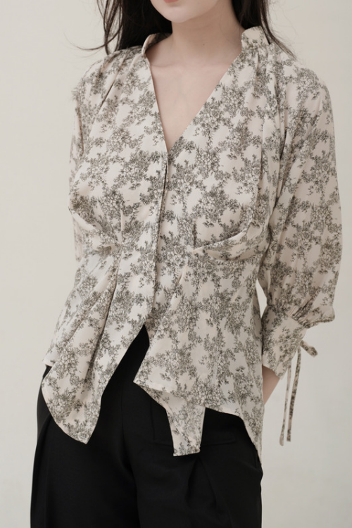 Suri Top Monochrome Floral Pattern - VF