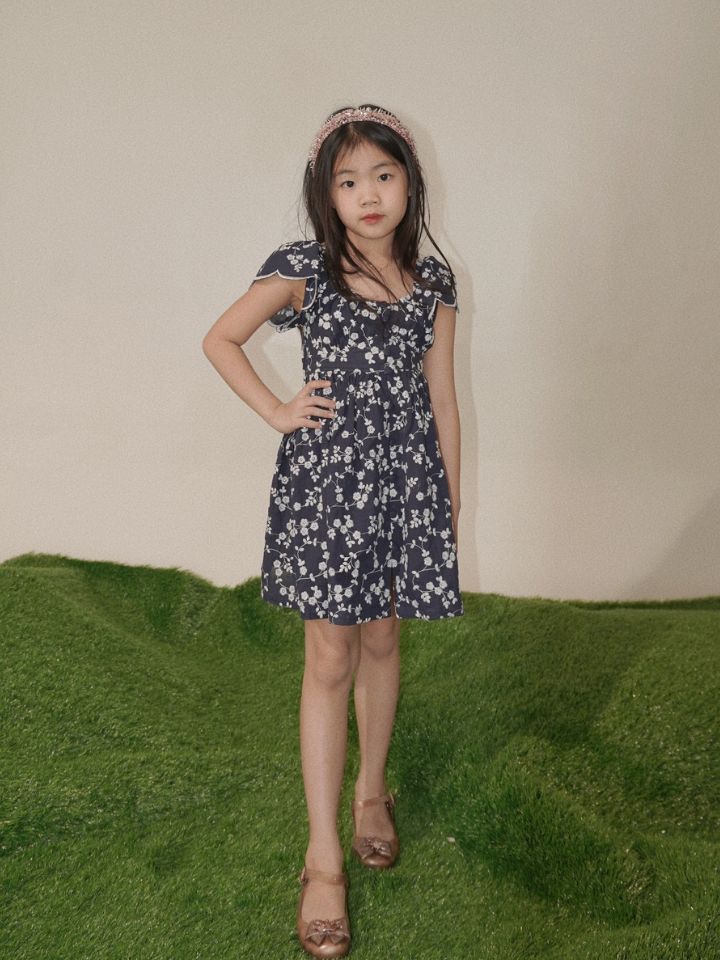 Pascal Dress Flare Navy Petite - VF (PO 12-19 Juli)