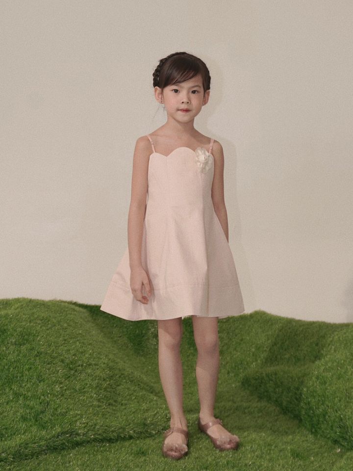 Rubyjen Dress Blush Petite - VF (12-19 Juli)